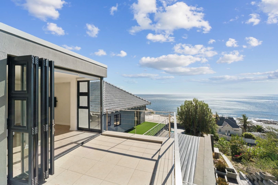 7 Bedroom Property for Sale in Bantry Bay Western Cape